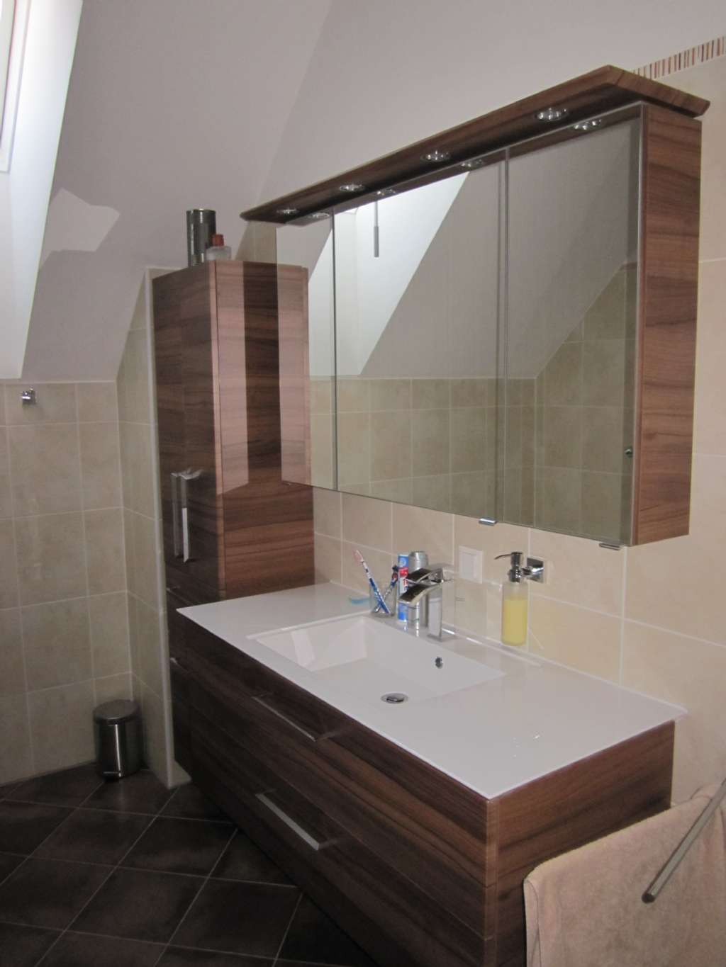 Badezimmer natursteinplatten: luxurioese baeder mit naturstein ...
